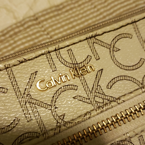 Calvin Klein Crossbody Purse - Picture 2 of 8